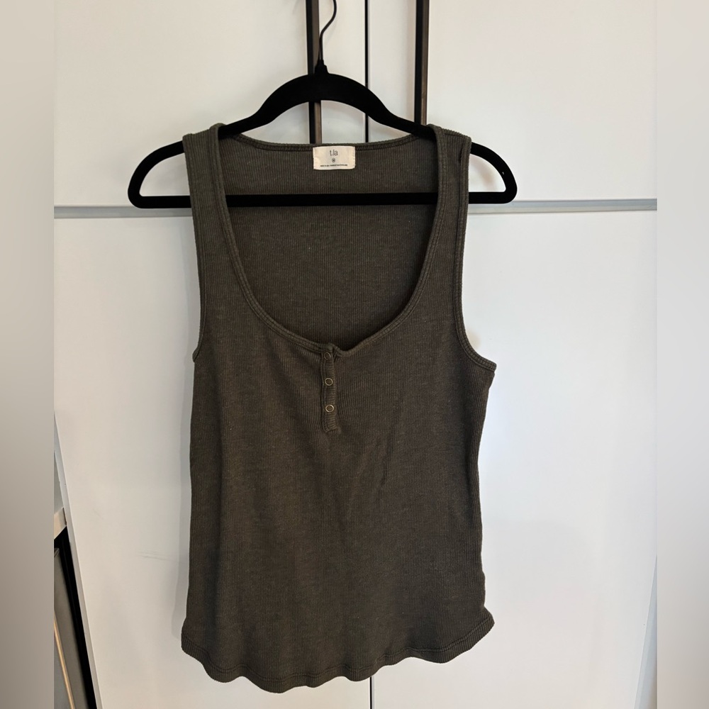 Anthropologie, T. la Sleeveless Henley Tank Size Medium Dark Green/Brown color.